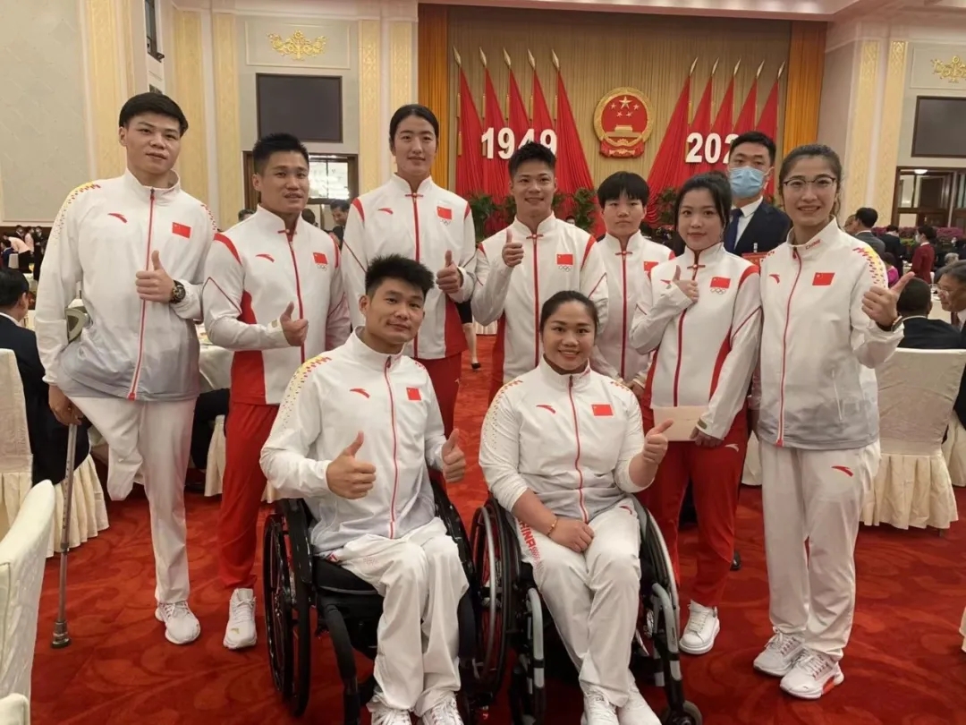 我校东京残奥会冠军受邀参加国庆72周年招待会！