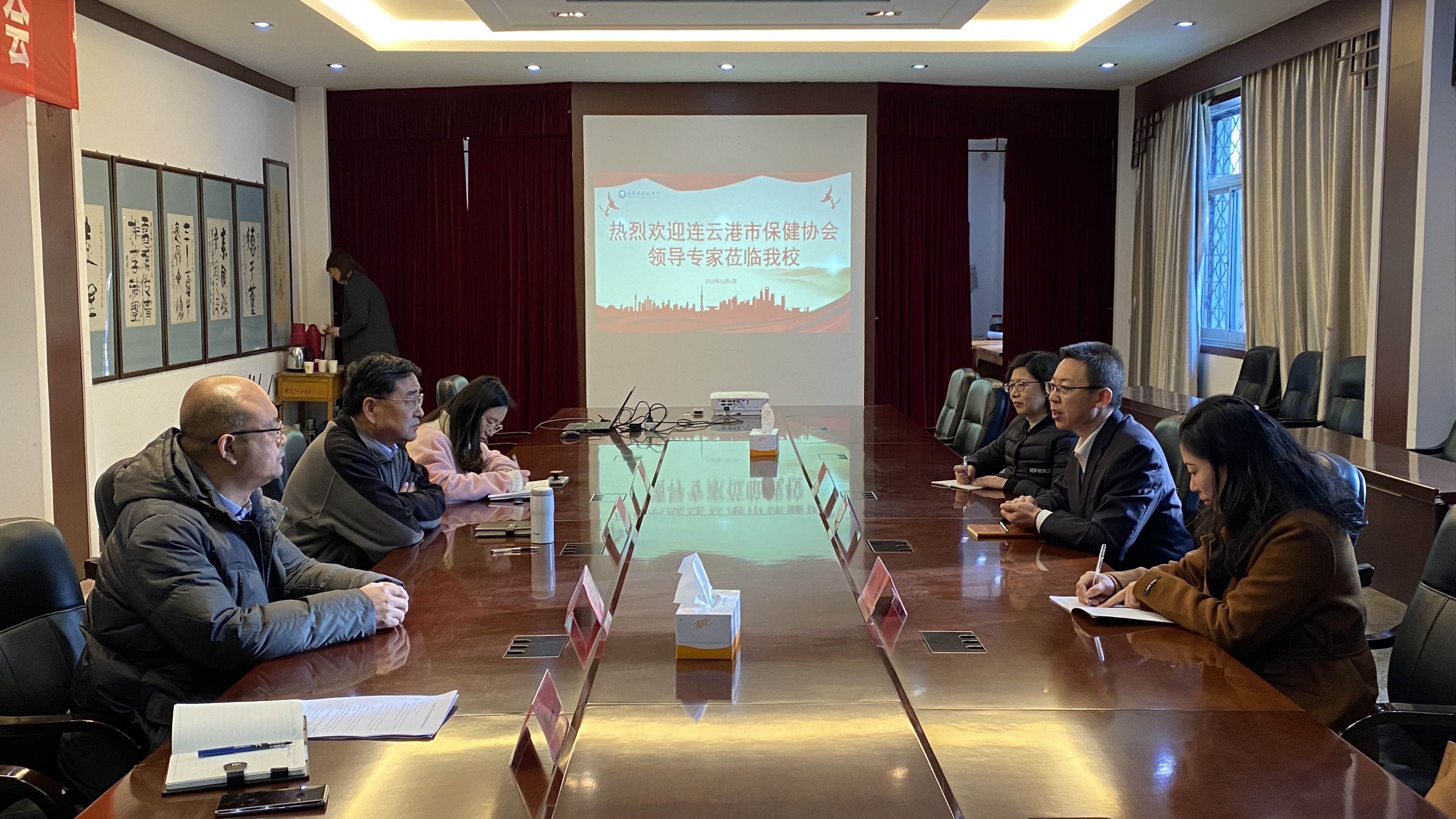 市保健协会领导来我校参观考察