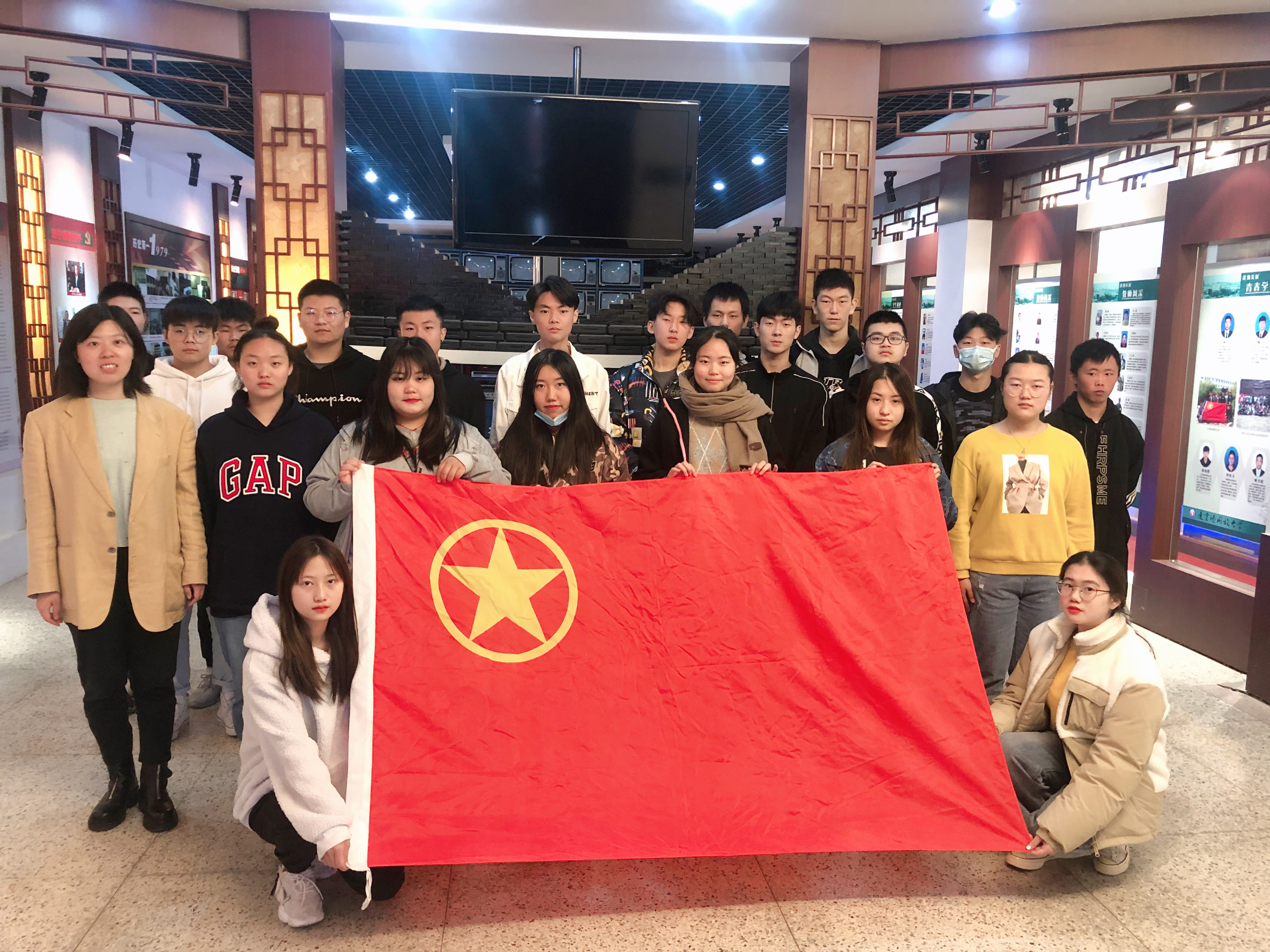 主题团日活动|追忆校史，薪火相传