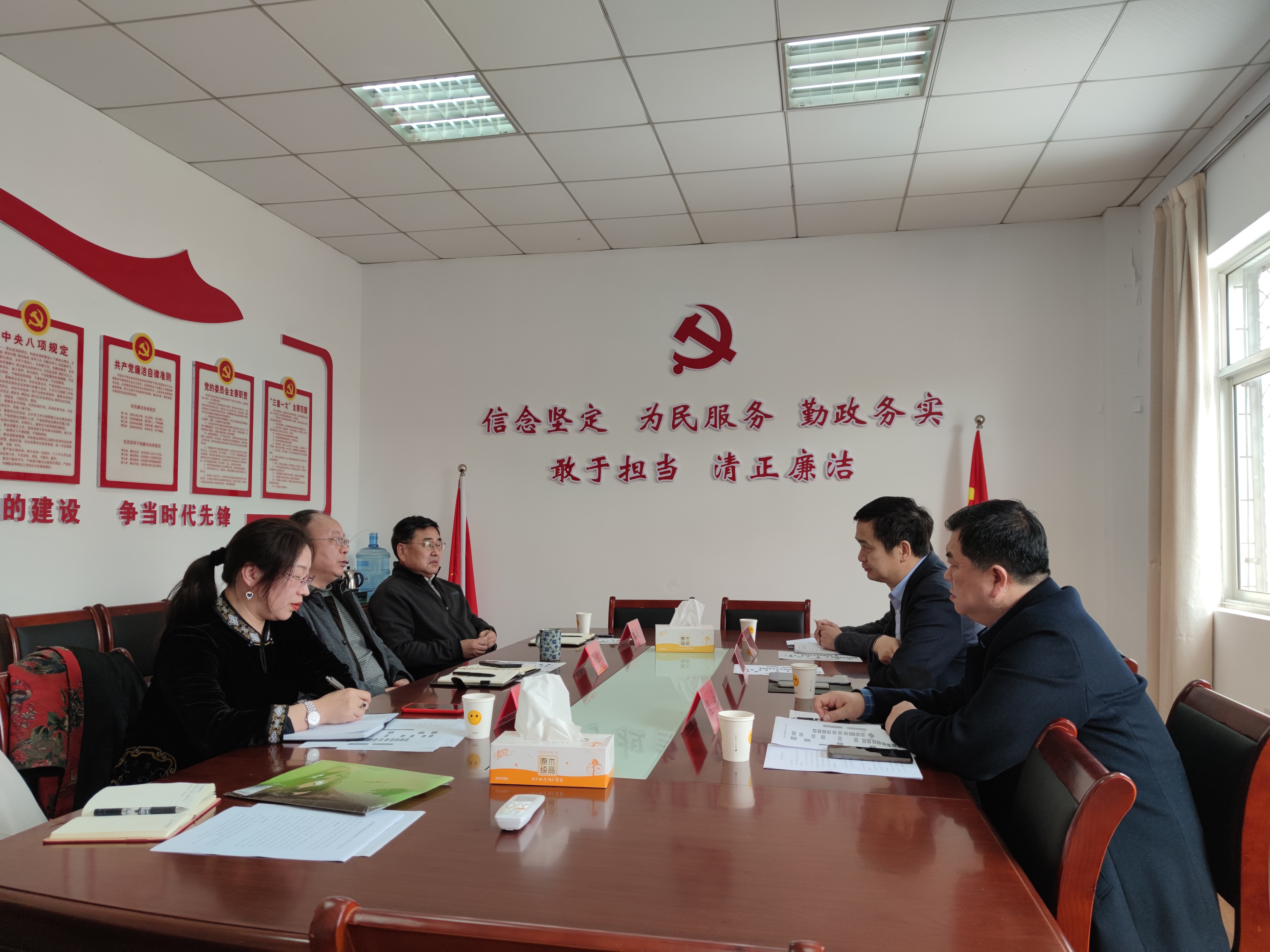 市教育局领导莅临我校调研社会教育情况