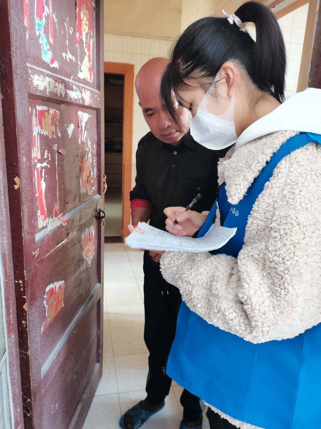 开大学子助力社区  志愿服务与爱同行