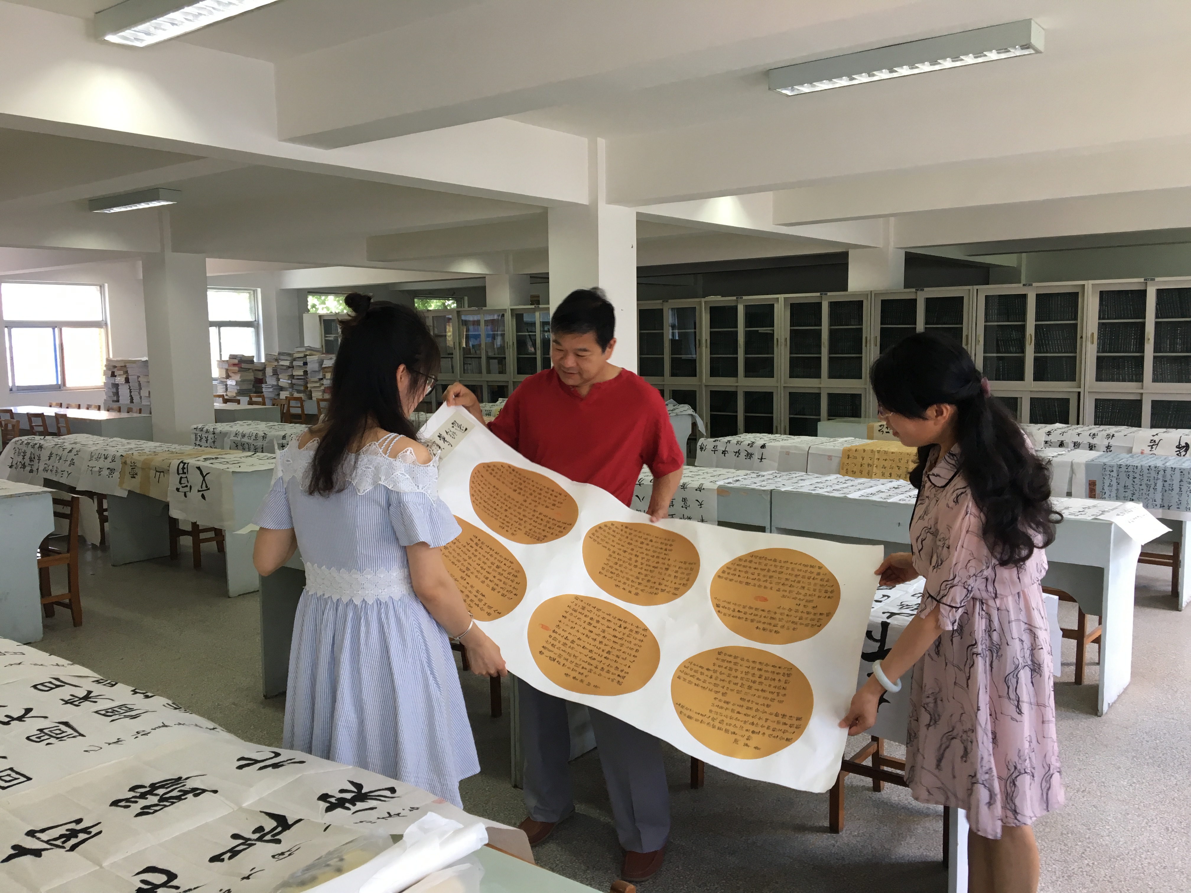 直属第一党总支第二党支部举办“迎‘七一’赏运河文化书画作品”活动