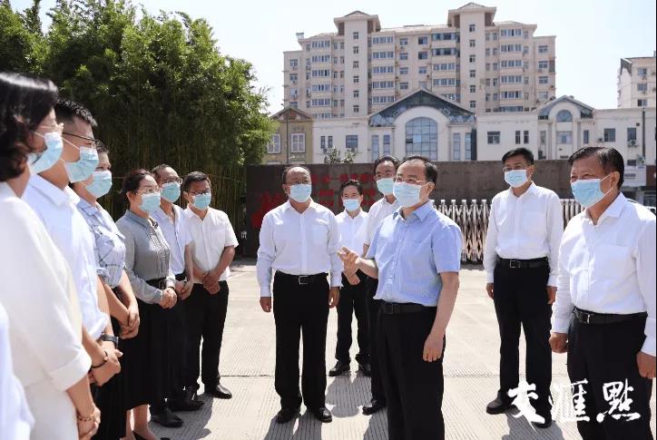 吴政隆在我校看望慰问教师 向新时代的筑梦人致以节日问候崇高敬意